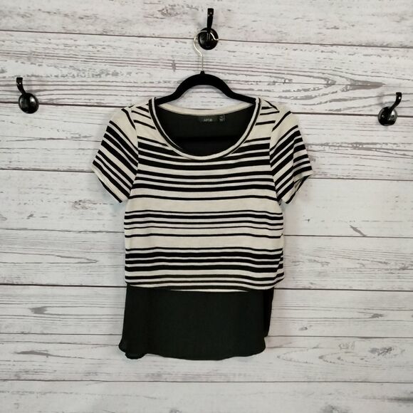 "Apt.9" woman's shirt   - Picture 2 of 7
